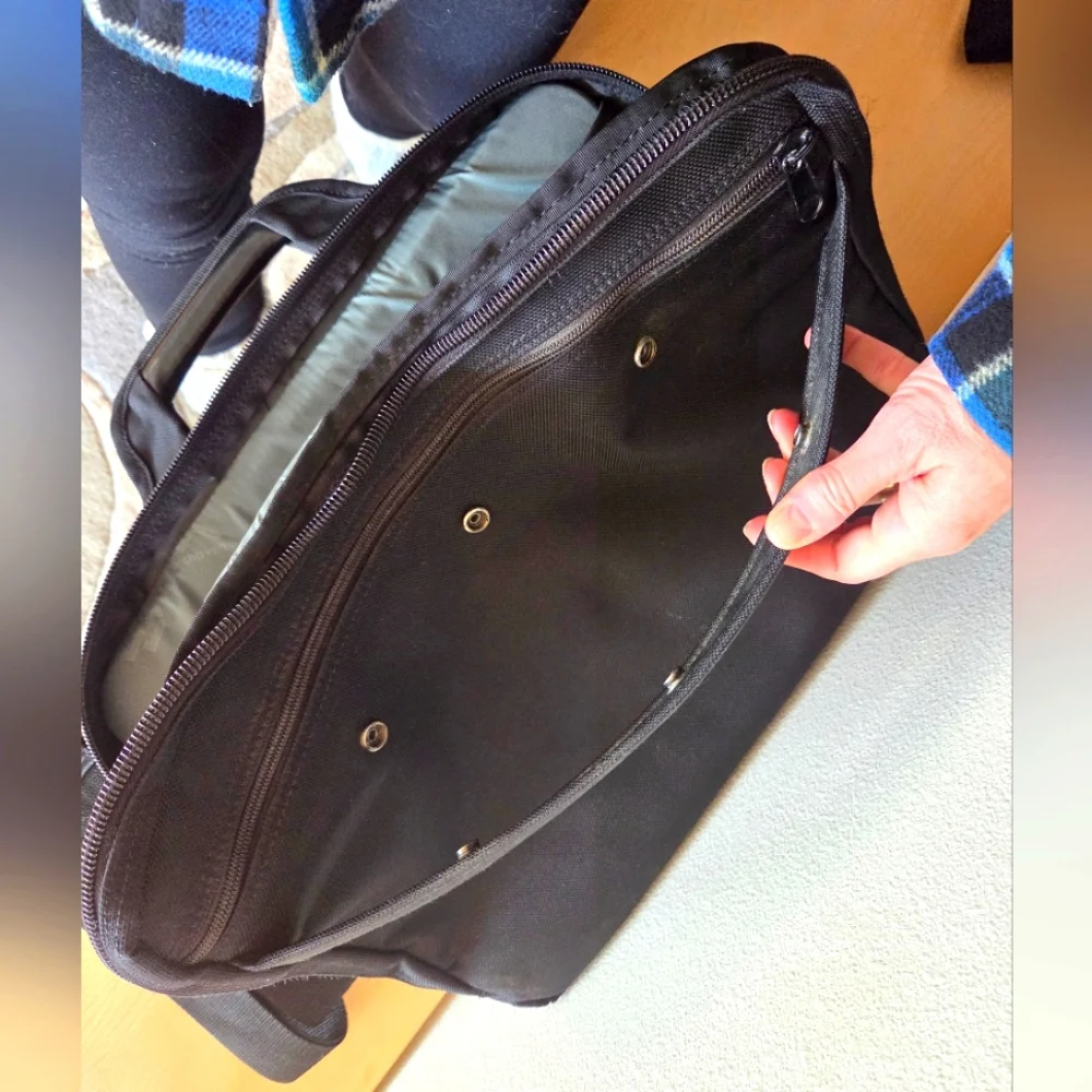 Brenthaven Classic Ballistic Nylon Business Laptop Bag, Black